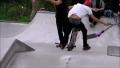 Un nutshot par un skate