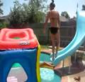 Fail d'une fille à la piscine