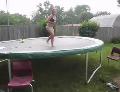 Du trampoline à la piscine